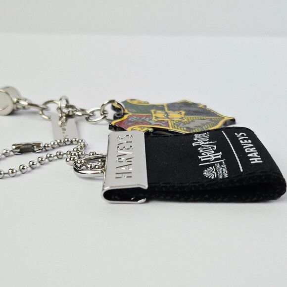 Harvey's Harry Potter Hogwarts Crest Keychain Bag Charm KEY RING Limited Edition - Picture 5 of 5